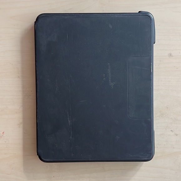 iPad Pro Keyboard Case - Picture 2 of 3